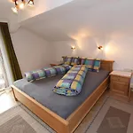 Apartamento Gaestehaus Hauser Hainzenberg
