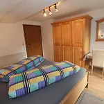 Gaestehaus Hauser هينزنبرغ
